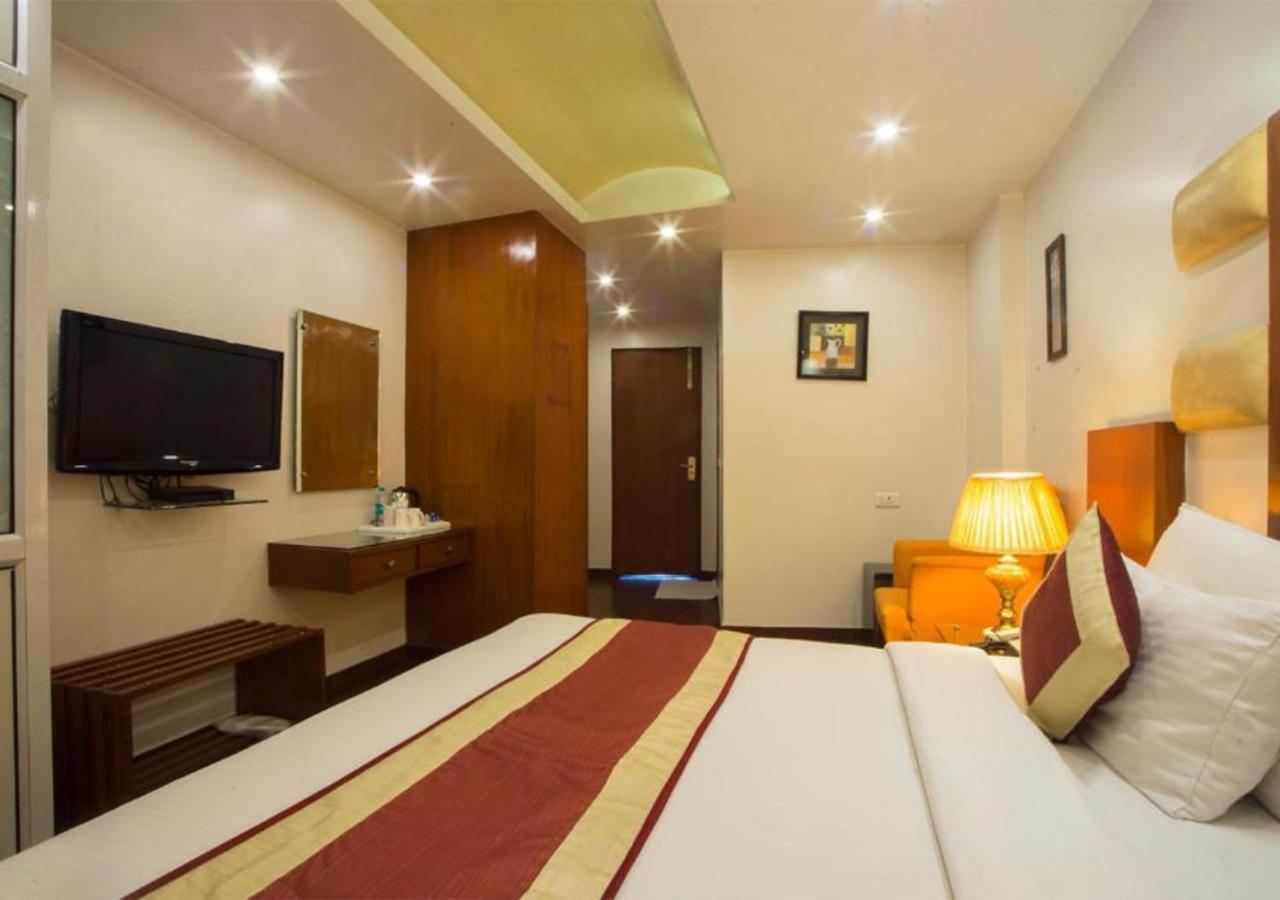 Hotel Palm Do'R # Walking Distance To New Delhi Station # Parking # Family Hotel # Customer'S Choice Hotel # Near To Tourist Places - India Gate, Red Fort, Jama Masjid Extérieur photo