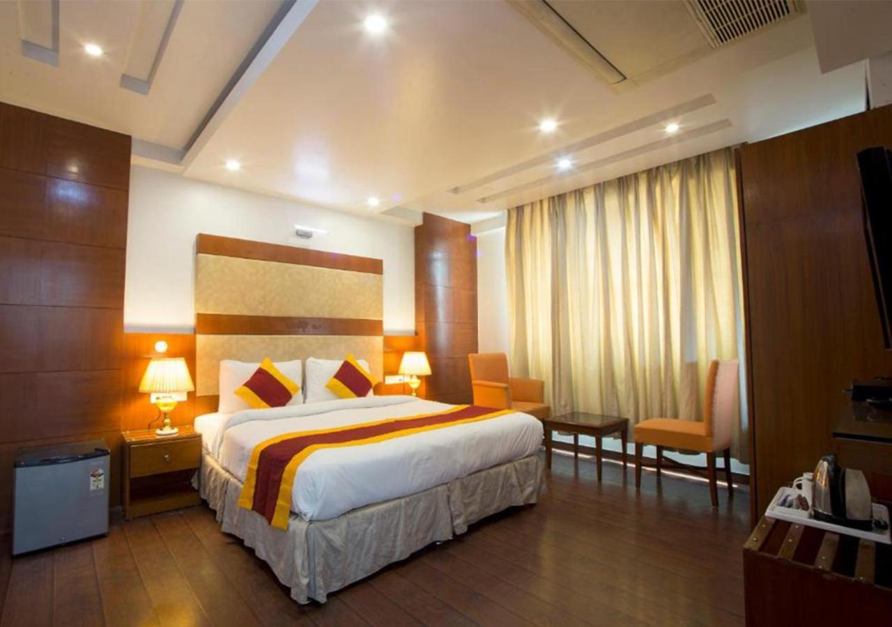Hotel Palm Do'R # Walking Distance To New Delhi Station # Parking # Family Hotel # Customer'S Choice Hotel # Near To Tourist Places - India Gate, Red Fort, Jama Masjid Extérieur photo
