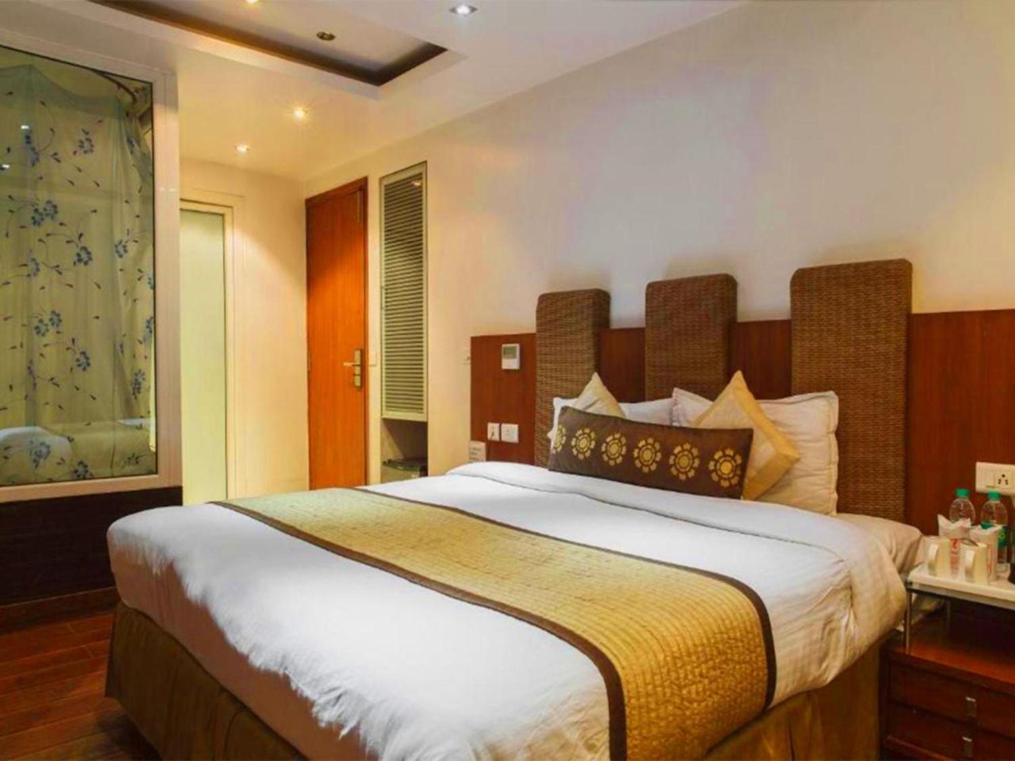 Hotel Palm Do'R # Walking Distance To New Delhi Station # Parking # Family Hotel # Customer'S Choice Hotel # Near To Tourist Places - India Gate, Red Fort, Jama Masjid Extérieur photo
