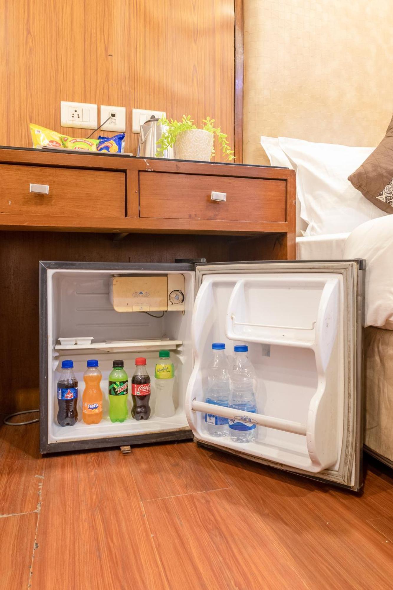 Hotel Palm Do'R # Walking Distance To New Delhi Station # Parking # Family Hotel # Customer'S Choice Hotel # Near To Tourist Places - India Gate, Red Fort, Jama Masjid Extérieur photo